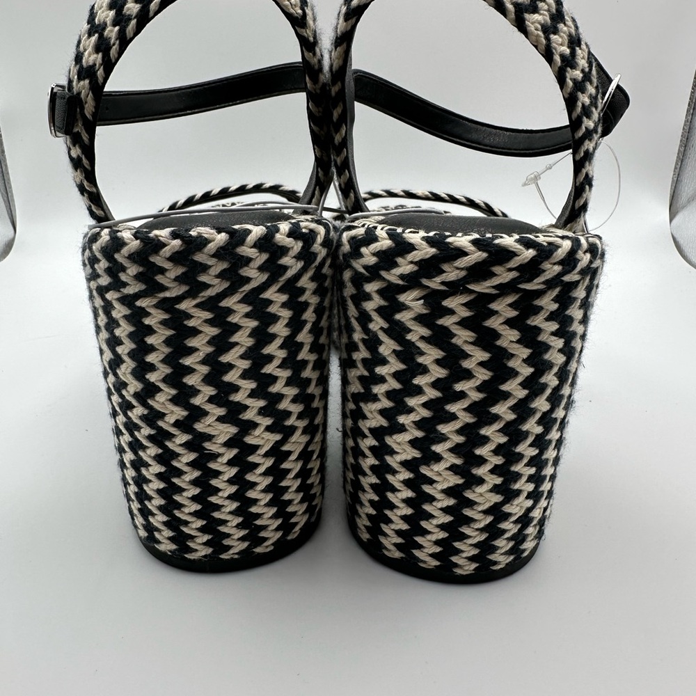 Universal Thread Black and Cream Platform Sandals - Picture 5 of 8